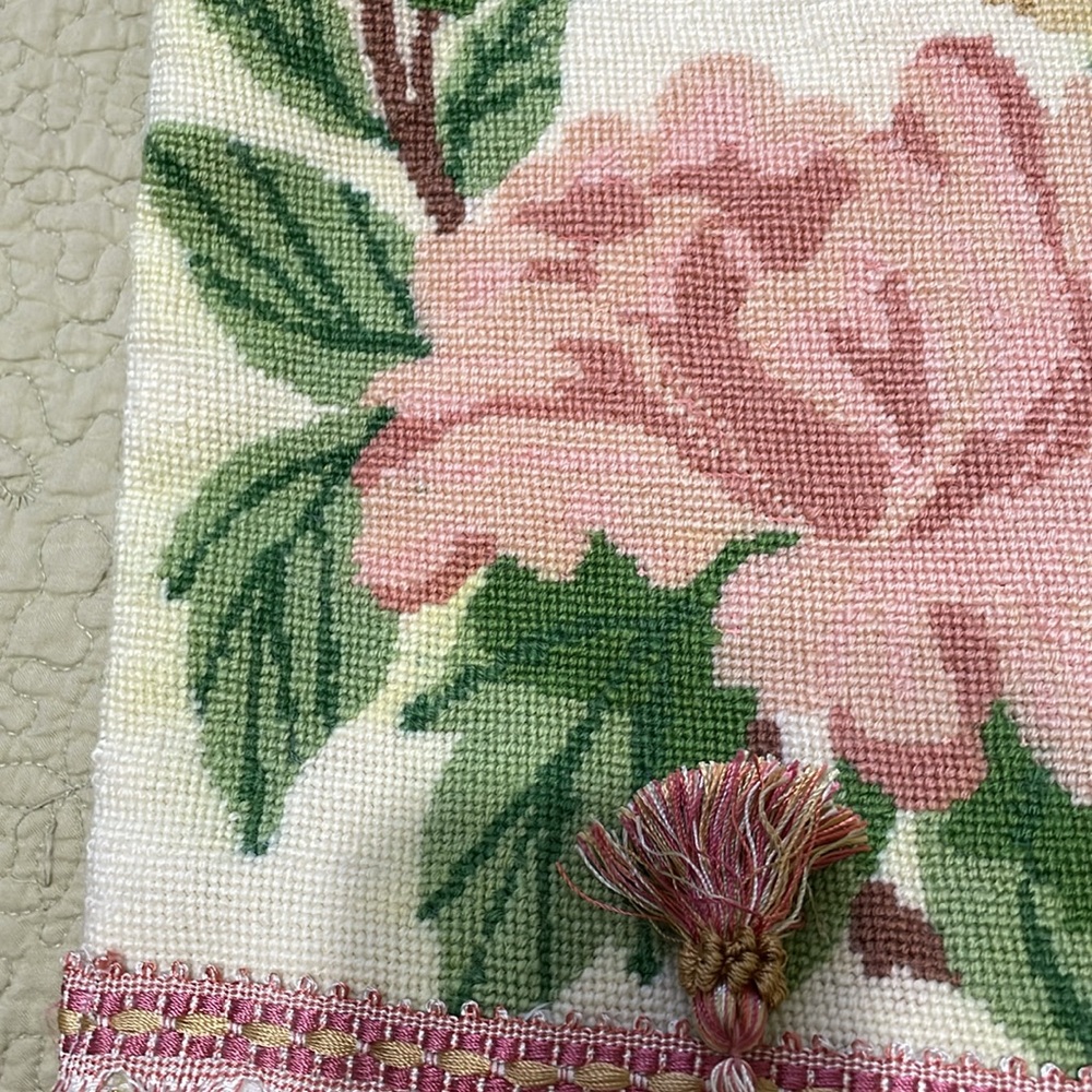 antique crewel work floral fringe bag - Picture 10 of 11